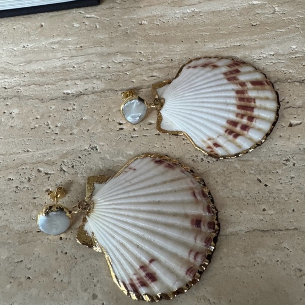 Handmade Gold Shell Earrings - Picture 3 of 4